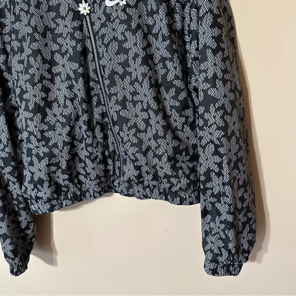 Nike Sportswear AOP Sport Daisy Black White Jacket Women’s Size Medium